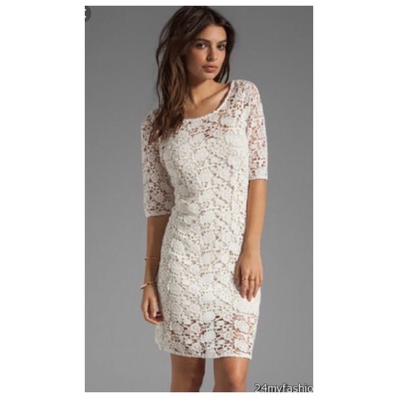 Solitaire Dresses & Skirts - SOLITAIRE Lace Dress Size Medium